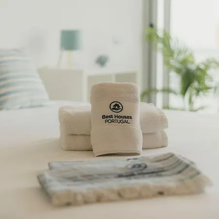 86 - Meeras Surf House * Ferrel (Leiria)