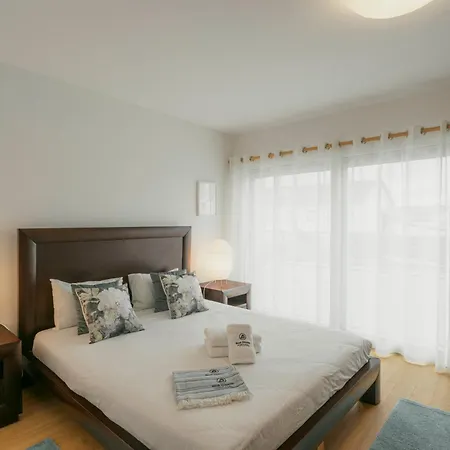 86 - Meeras Surf House Feriehus